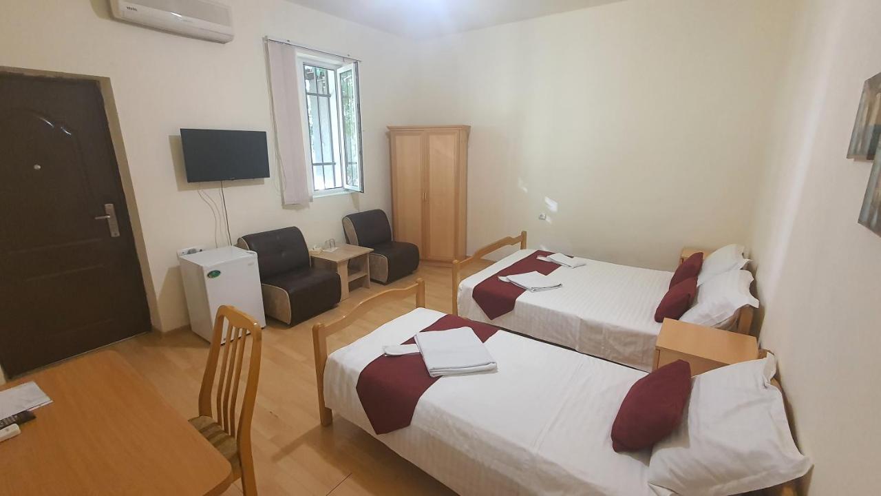 Kesabella Touristic House Bed & Breakfast P'arak'ar Bagian luar foto