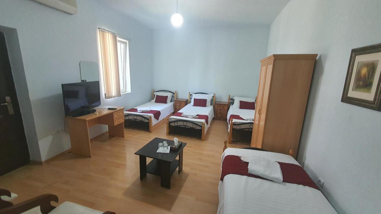 Kesabella Touristic House Bed & Breakfast P'arak'ar Bagian luar foto