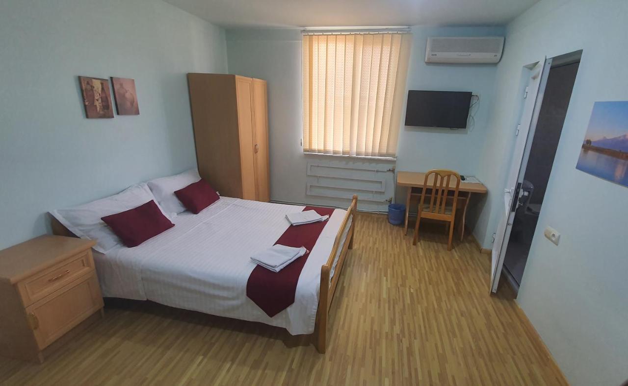 Kesabella Touristic House Bed & Breakfast P'arak'ar Bagian luar foto