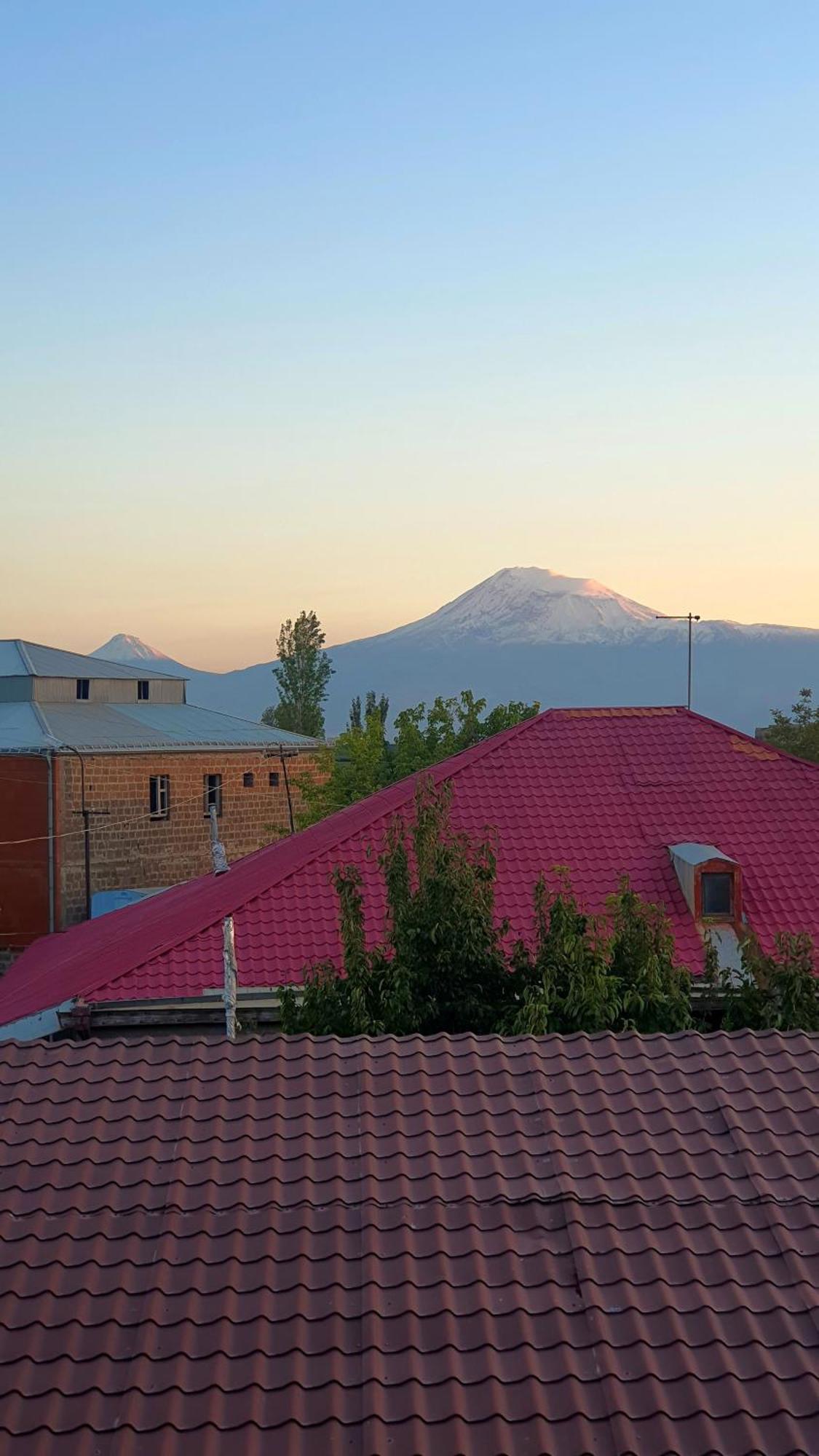 Kesabella Touristic House Bed & Breakfast P'arak'ar Bagian luar foto